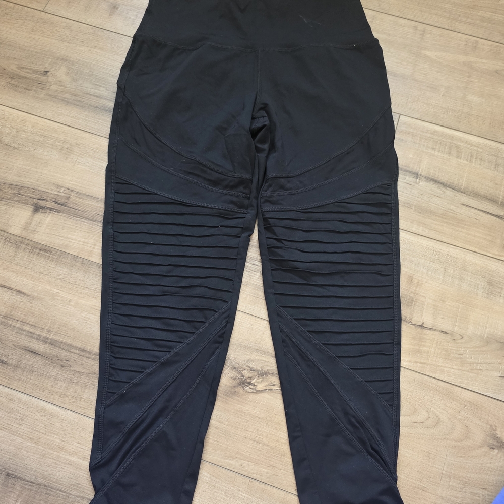 Aerie Black Chill Play Move Leggings